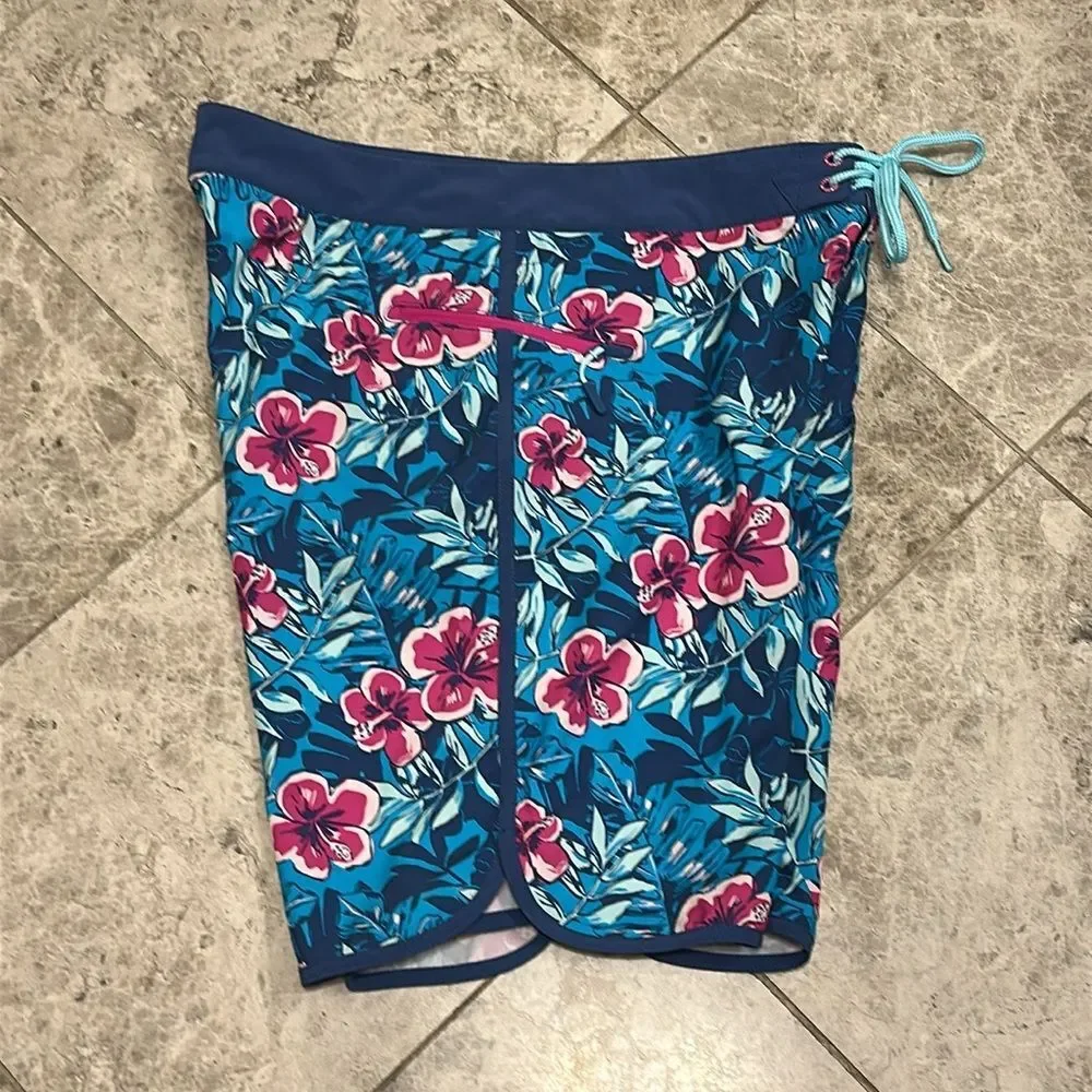Vineyard Vine Hibiscus Men’s 9” Board Short Size 30